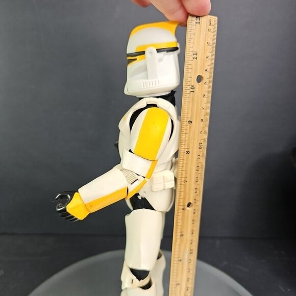 Star Wars Attack of the Clones Clone Commander 12” W/ Yellow Stripes 2002 VTG - Picture 12 of 16